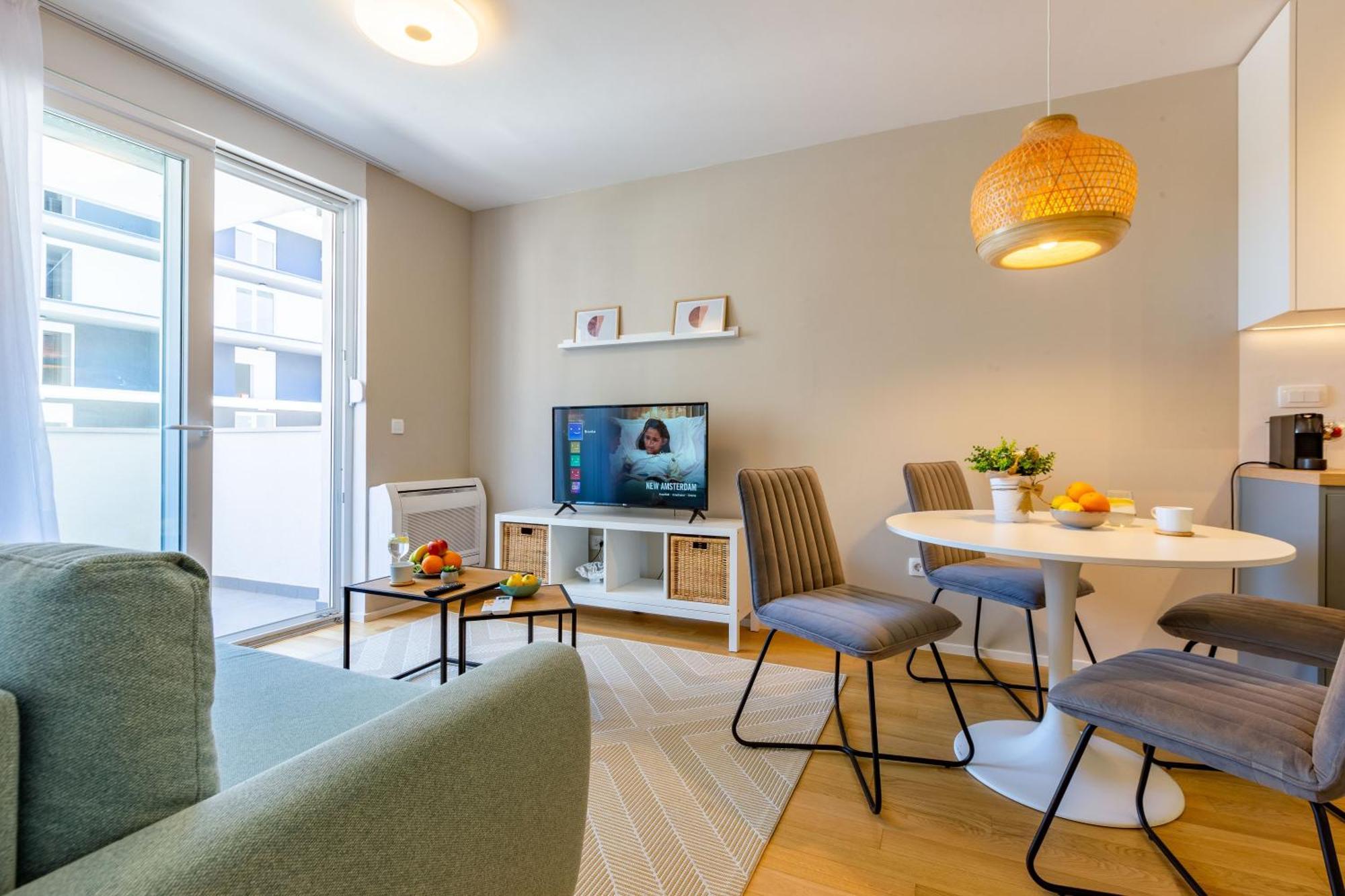 Campanula Apartment With Balcony Zadar Ngoại thất bức ảnh